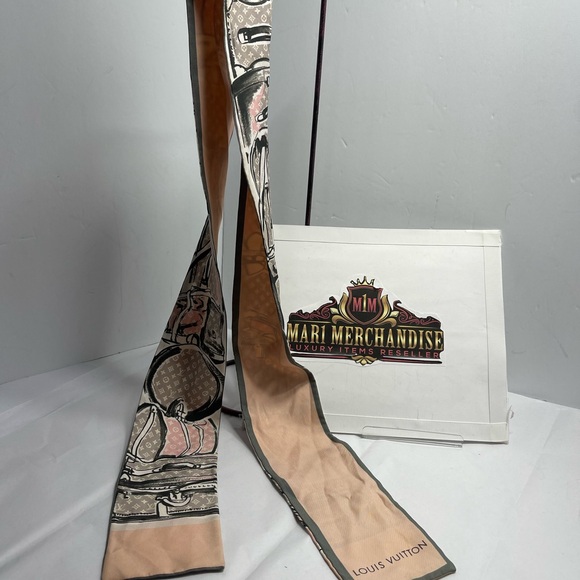 Louis Vuitton Twilly in Peach color, preloved. - Picture 1 of 10